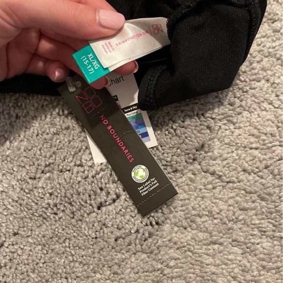 NWT no boundaries lot of bikini tops XL - Picture 9 of 11